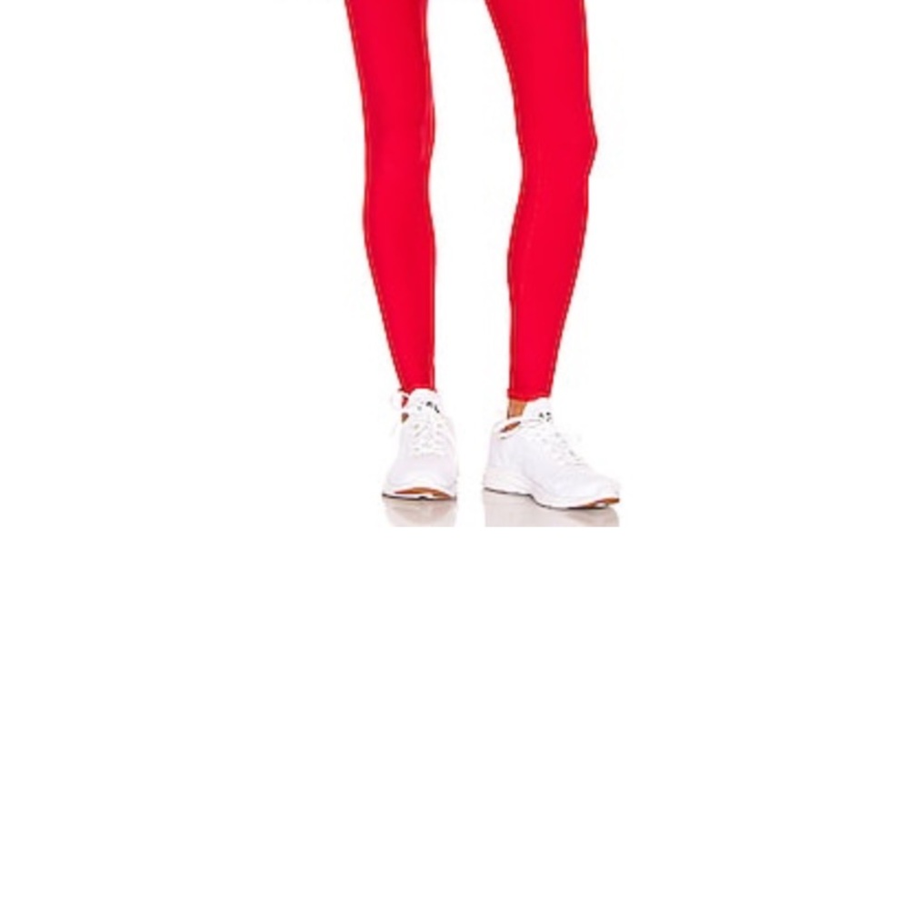 Alo High-Waist Airlift Legging in Scarlet - Picture 5 of 8